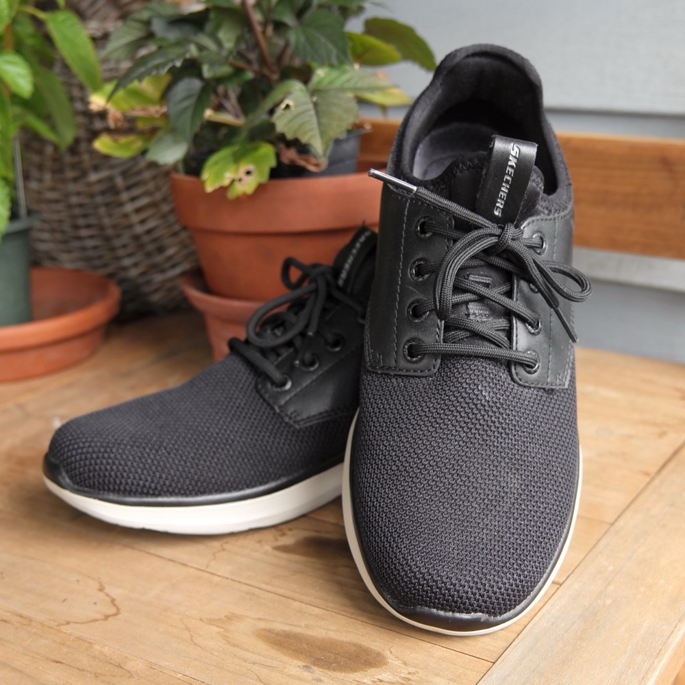 Skechers Classic Fit Sneakers